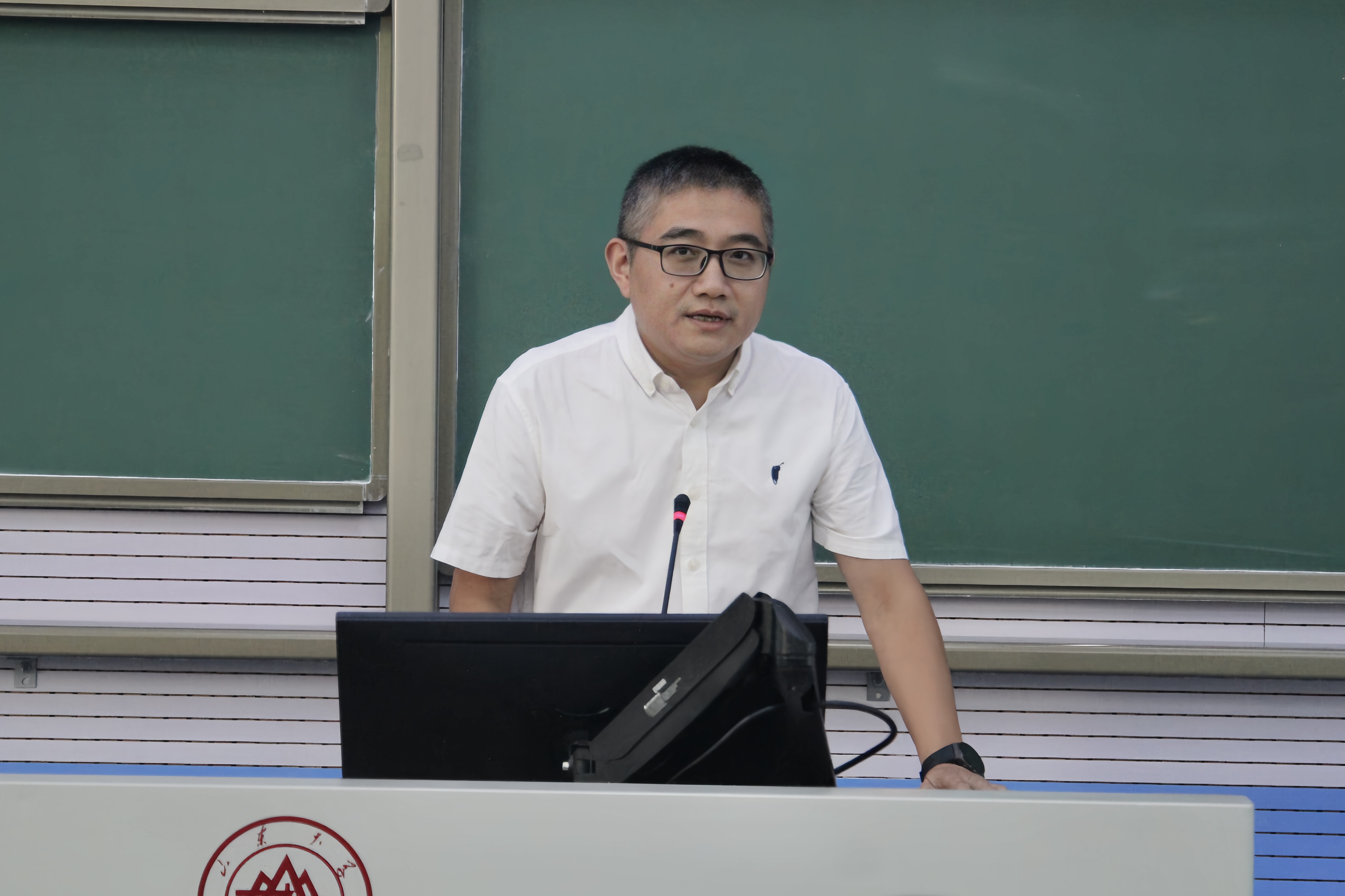 15743D
